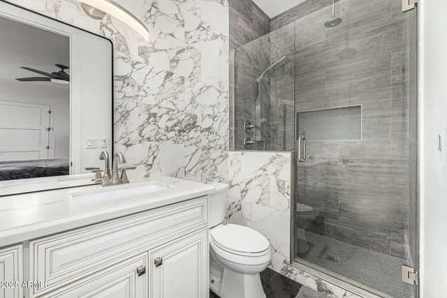 a view of entryway with a front door