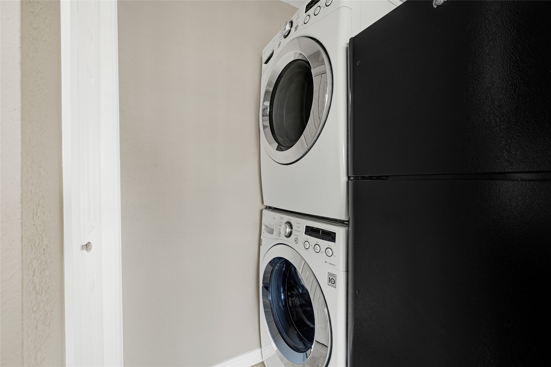4011 NASA Road 1, Unit 406 El Lago, TX 77586 - Photo 11 of 23 a utility room with dryer and washer