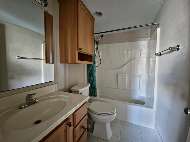 $1,350 | 4011 NASA Road 1, Unit 406, El Lago, TX 77586