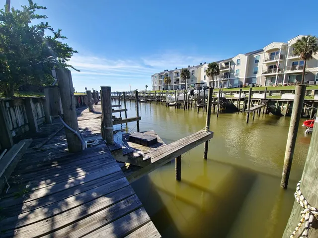 $1,350 | 4011 NASA Road 1, Unit 406, El Lago, TX 77586