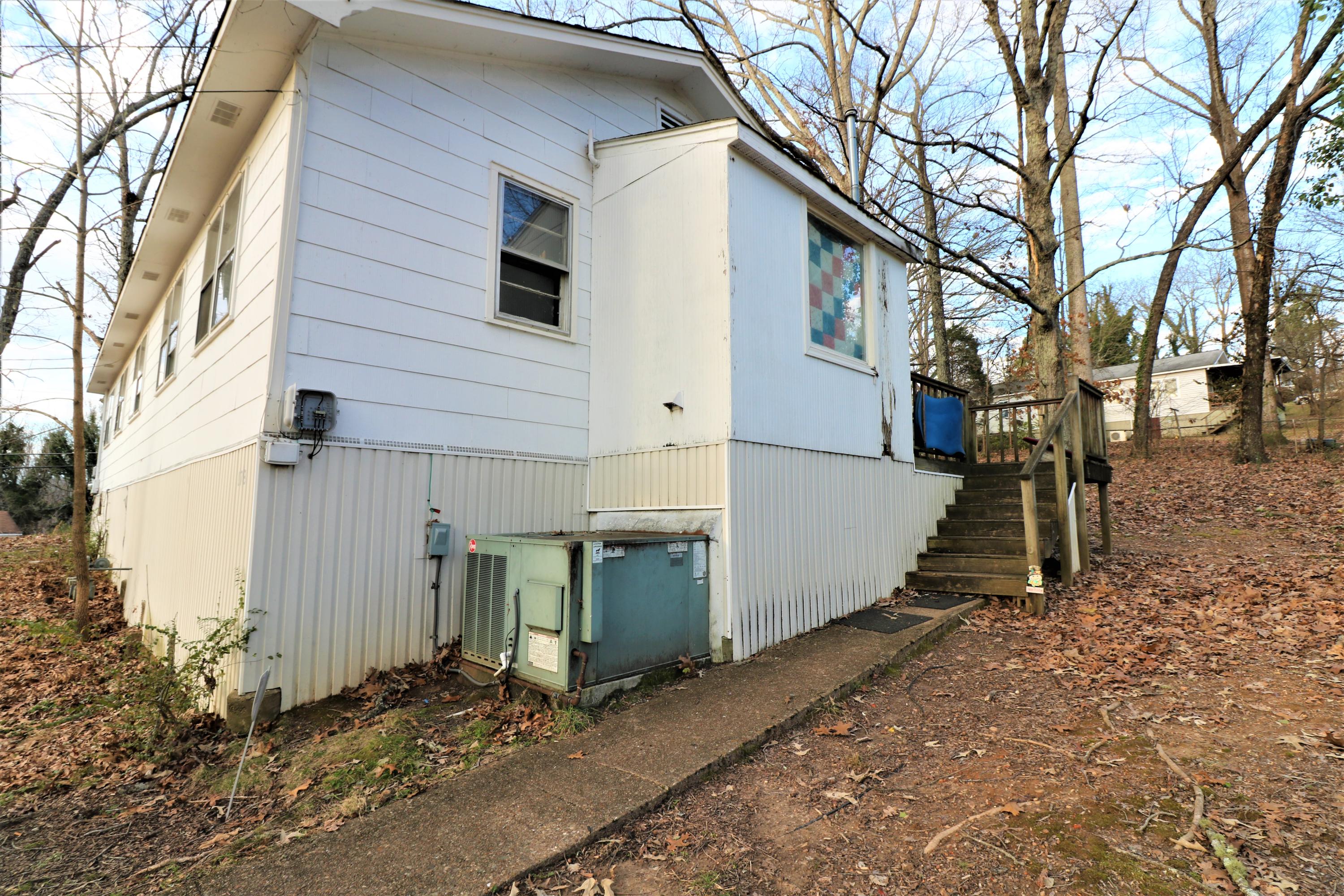 178 West Wadsworth Circle Oak Ridge, TN 37830 - Photo 5 of 13 IMG_5543 ext