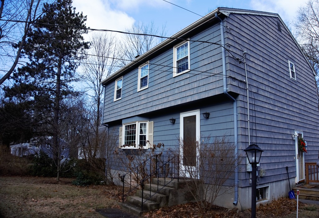 58 Southgate Road Franklin, MA 02038 - Photo 2 of 27 Gallery Image 2