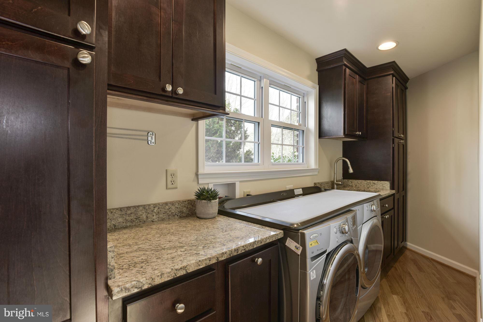 3001 Jackson Ridge Court Phoenix, MD 21131 - Photo 13 of 30 1st Flr Laundry Rm w/Granite,Window
