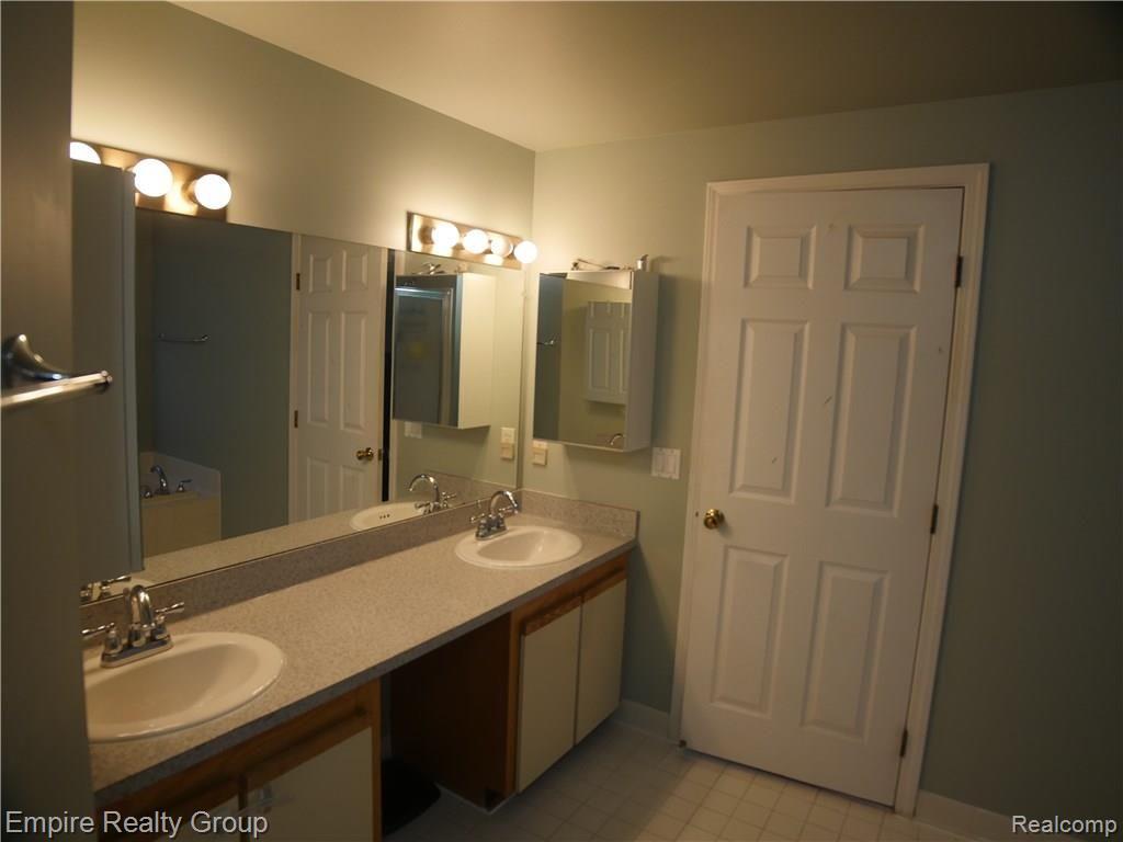46728 Doubletree Road Canton, MI 48187 - Photo 26 of 36 Master Bath 2.jpg