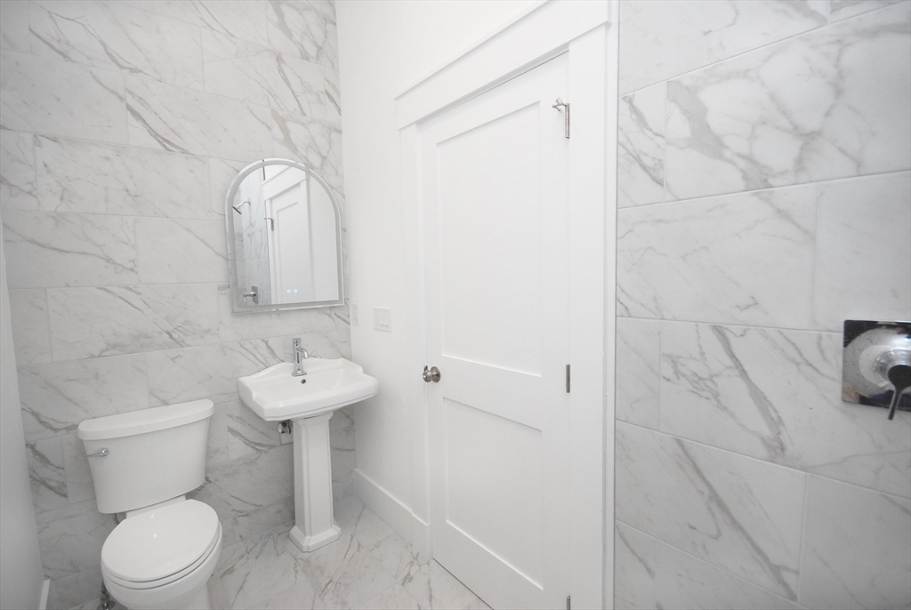 32 Hickory Cliff Road Newton, MA 02464 - Photo 37 of 42 Gallery Image 37