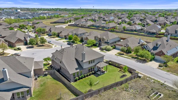 $649,000 | 109 Wake Grove, Buda, TX 78610