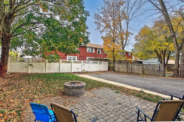 $1,600 | 21 Brewster Street, Unit 3, Pawtucket, RI 02860