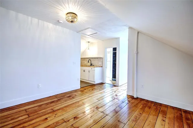 $1,600 | 21 Brewster Street, Unit 3, Pawtucket, RI 02860