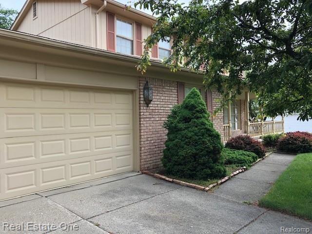 1718 North Fairview Lane Rochester Hills, MI 48306 - Photo 3 of 18