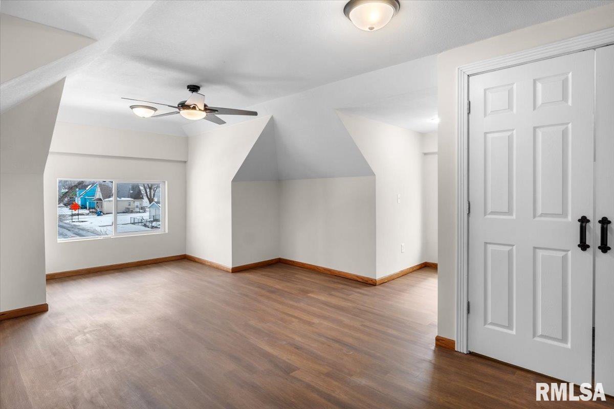 1037 North 8th Street Springfield, IL 62702 - Photo 27 of 35