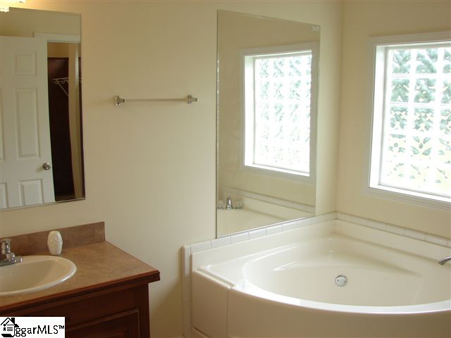 1020 Circle Road Easley, SC 29642 - Photo 15 of 25 Gallery Image 15