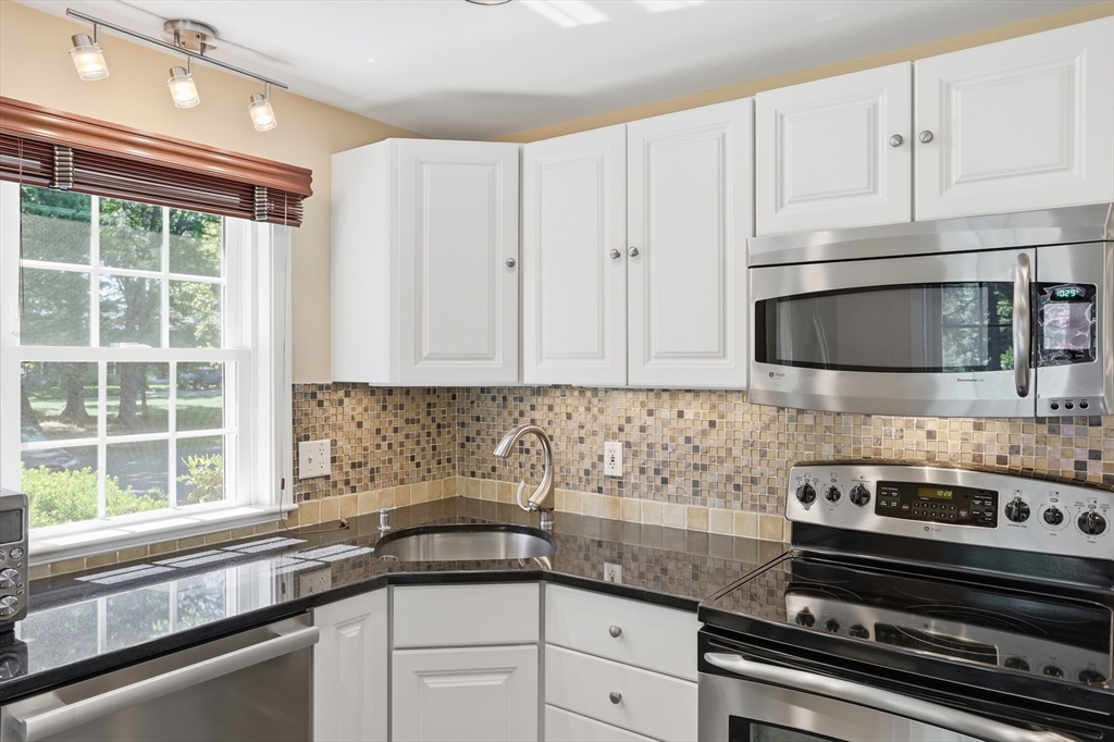 78 MacIntosh Lane, Unit 78 Boxborough, MA 01719 - Photo 5 of 41