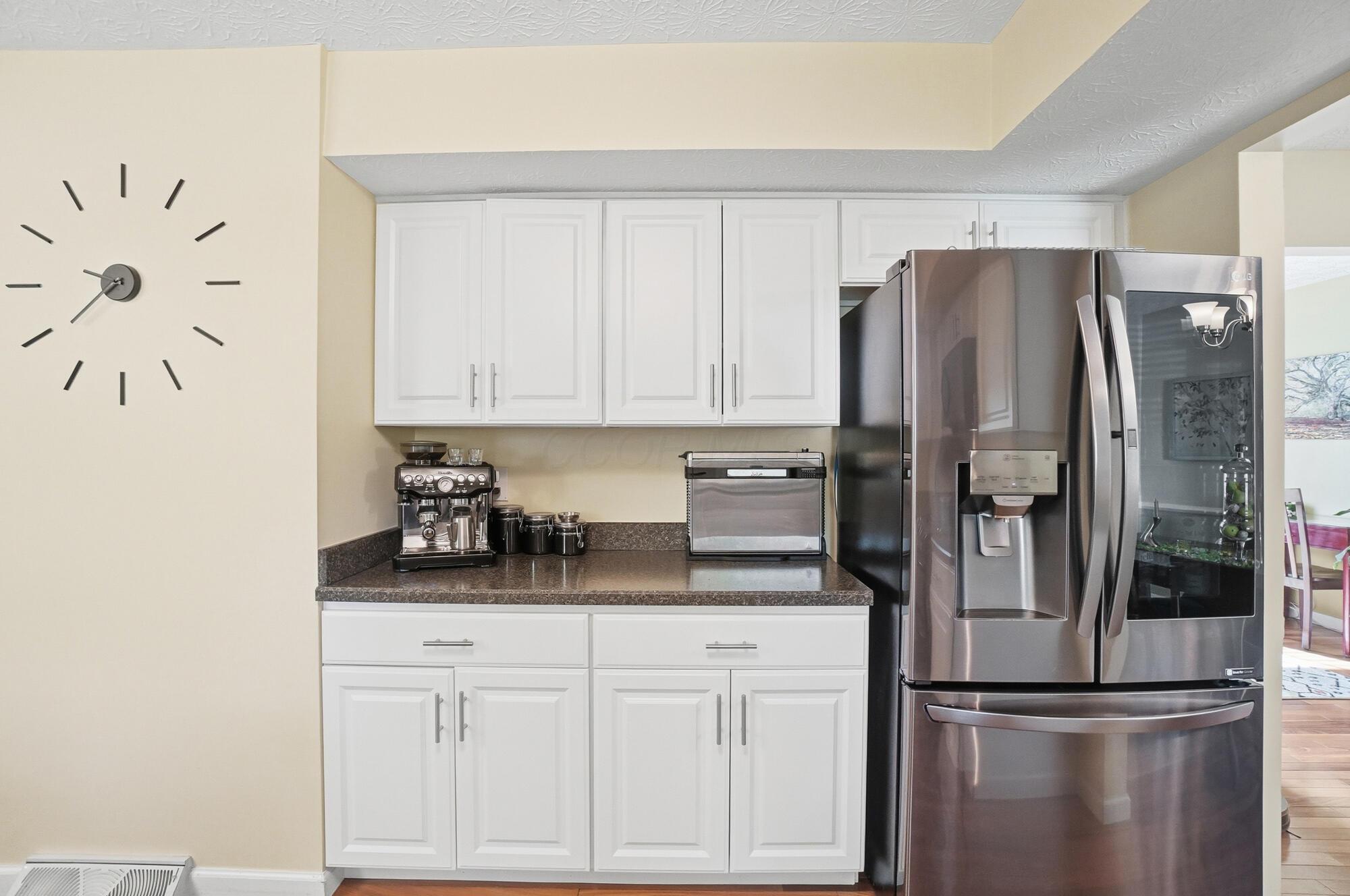 488 Clark State Road Columbus, OH 43230 - Photo 12 of 29 089