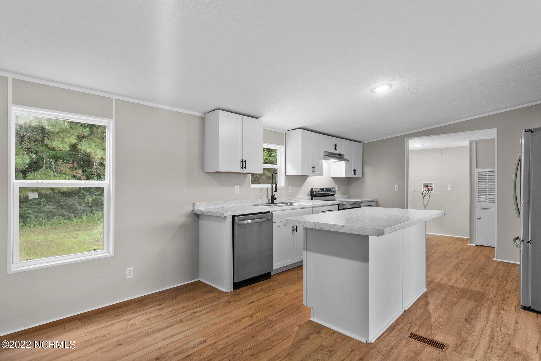 41 Turkey Creek Road Rocky Point, NC 28457 - Photo 6 of 52 32-web-or-mls-DSC00856