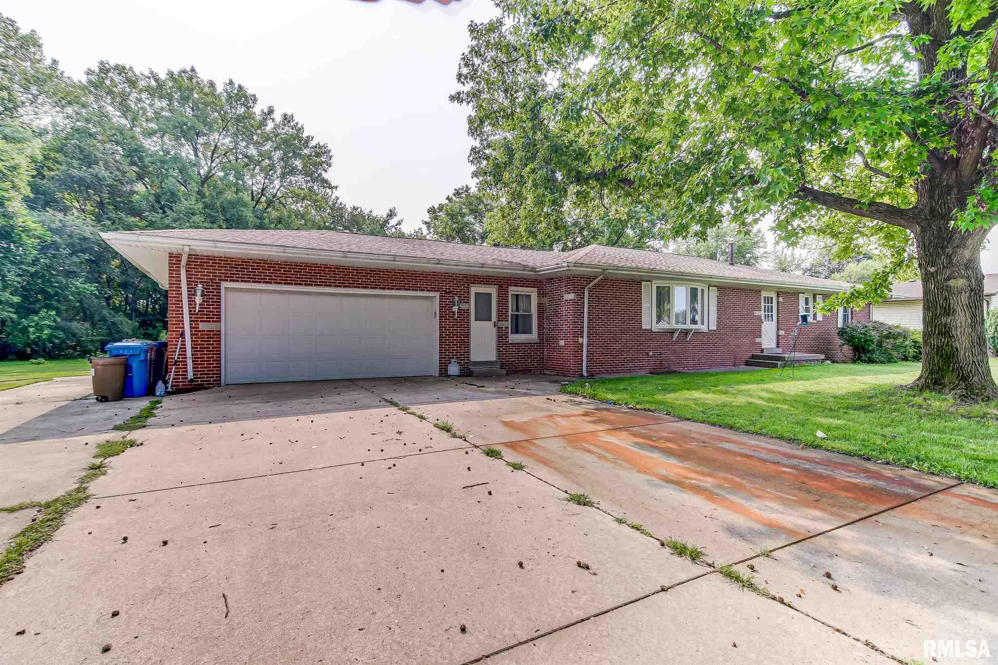 2744 Hedge Lane Road Springfield, IL 62707 - Photo 4 of 28