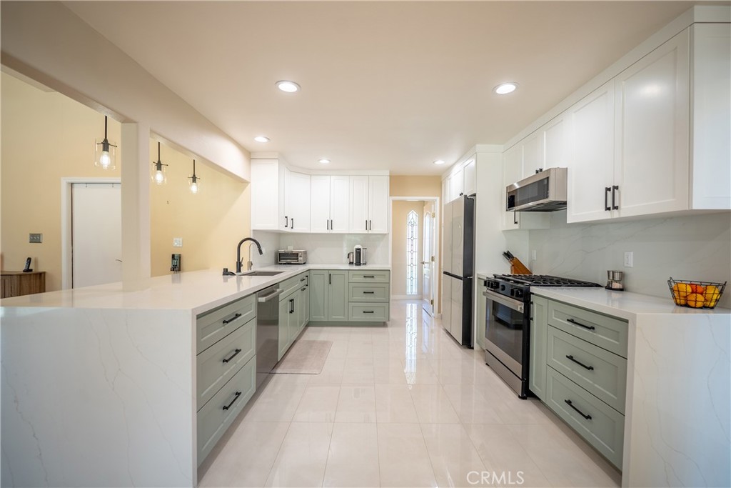 18822 Salt Lake Place Porter Ranch, CA 91326 - Photo 6 of 26