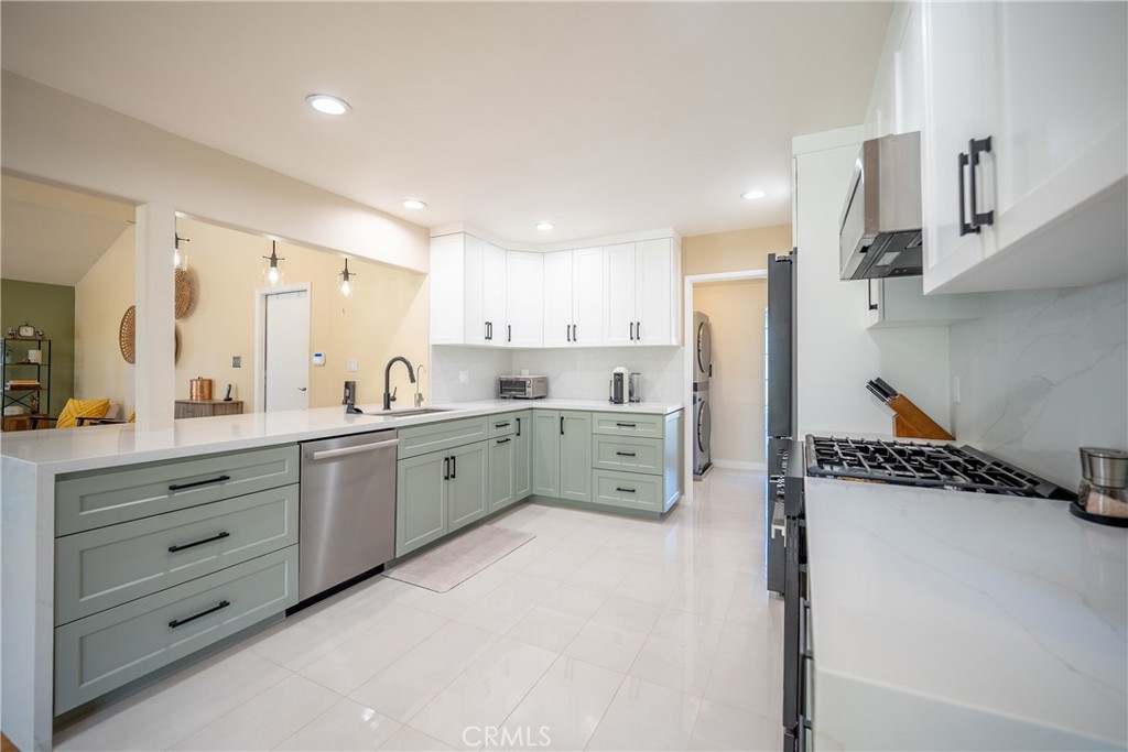 18822 Salt Lake Place Porter Ranch, CA 91326 - Photo 7 of 26