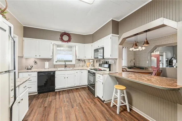 $615,000 | 3479 Northeast Dixon Road, Turney, MO 64493