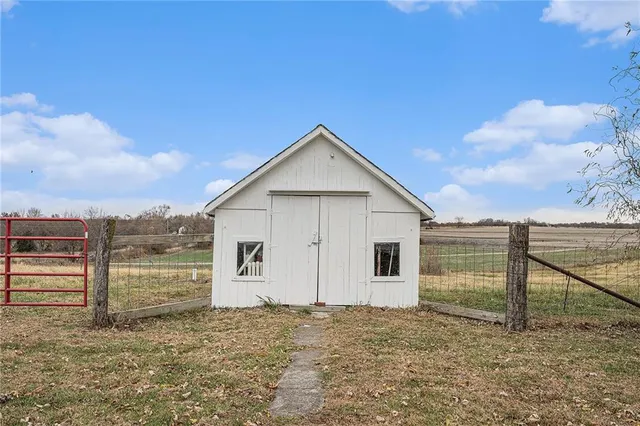 $615,000 | 3479 Northeast Dixon Road, Turney, MO 64493