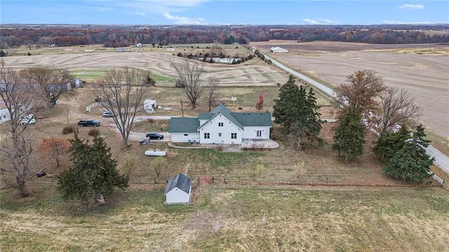 $615,000 | 3479 Northeast Dixon Road, Turney, MO 64493