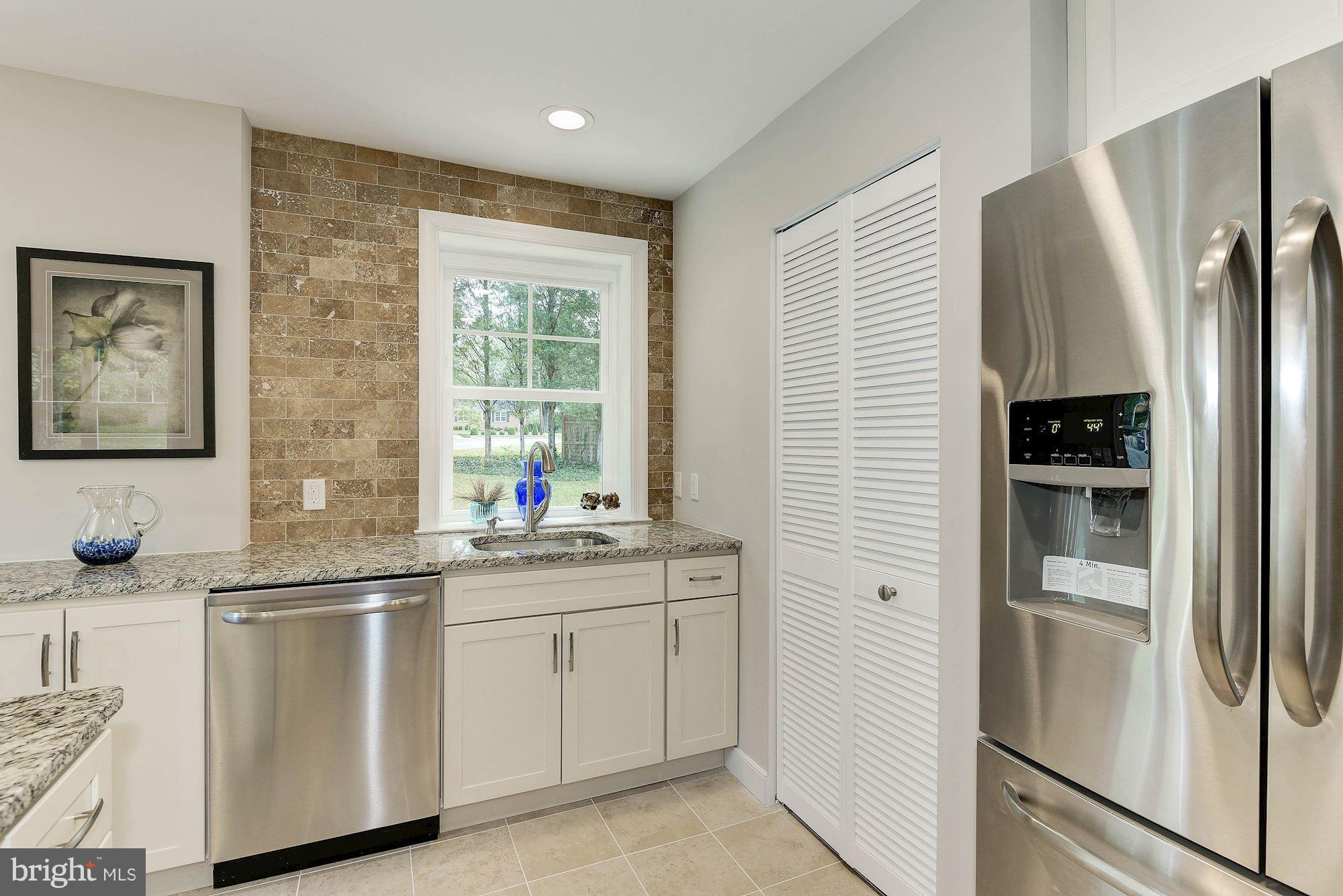 8017 Fairfax Road Alexandria, VA 22308 - Photo 18 of 30 Kitchen