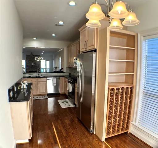 $3,350 | 913 Birdsall Street, Houston, TX 77007