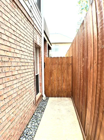 $3,350 | 913 Birdsall Street, Houston, TX 77007