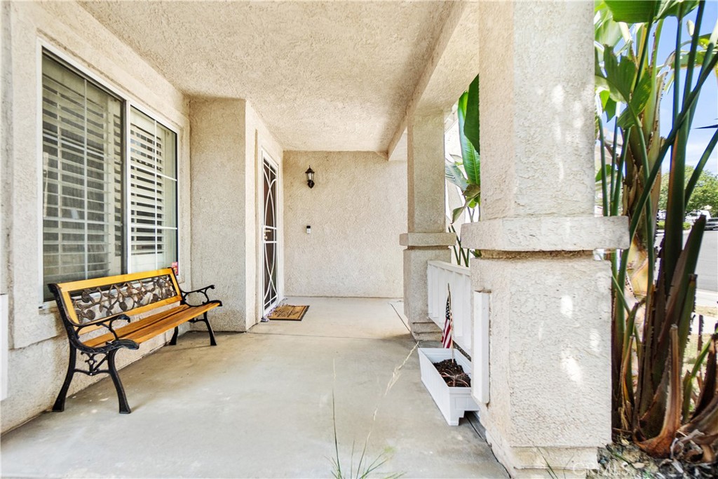 28222 Cascade Road Castaic, CA 91384 - Photo 3 of 42