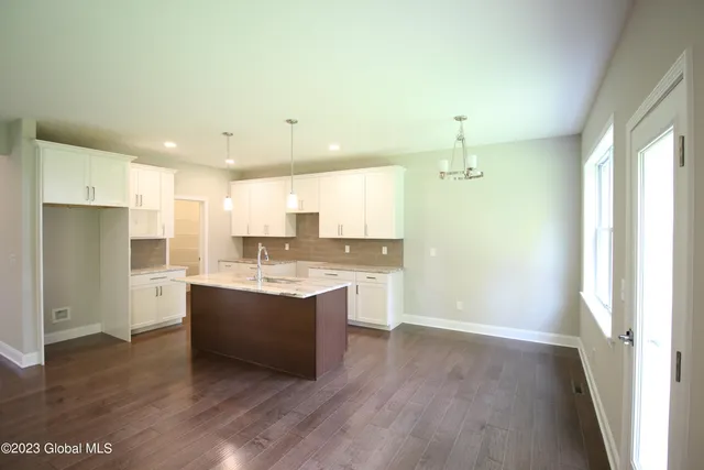 $653,000 | 7 Wyatt's Way, Clifton Park, NY 12065