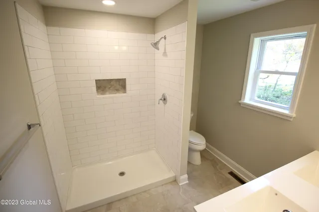 $653,000 | 7 Wyatt's Way, Clifton Park, NY 12065