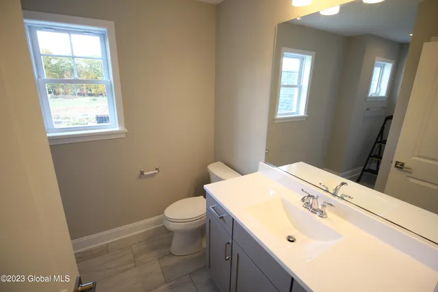 $653,000 | 7 Wyatt's Way, Clifton Park, NY 12065