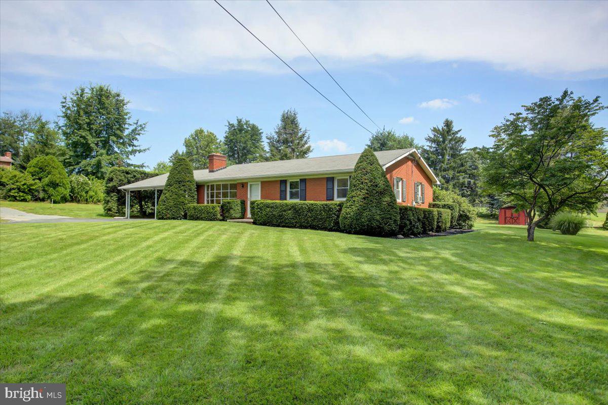 627 Siloam Road Chambersburg, PA 17201 - Photo 3 of 36 Front