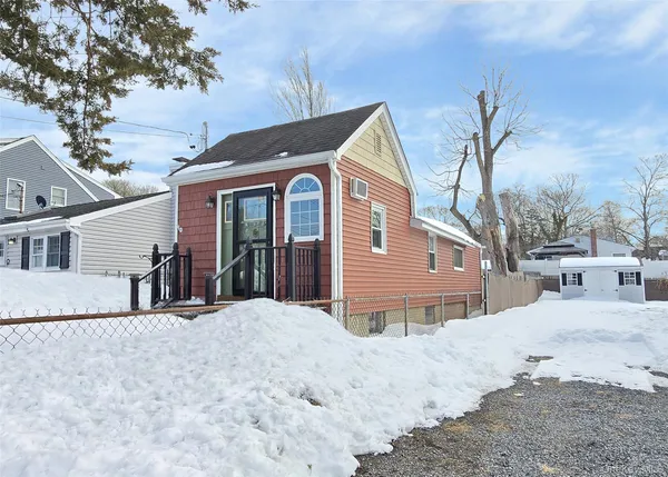 $329,900 | 84 Wyona Avenue, Selden, NY 11784