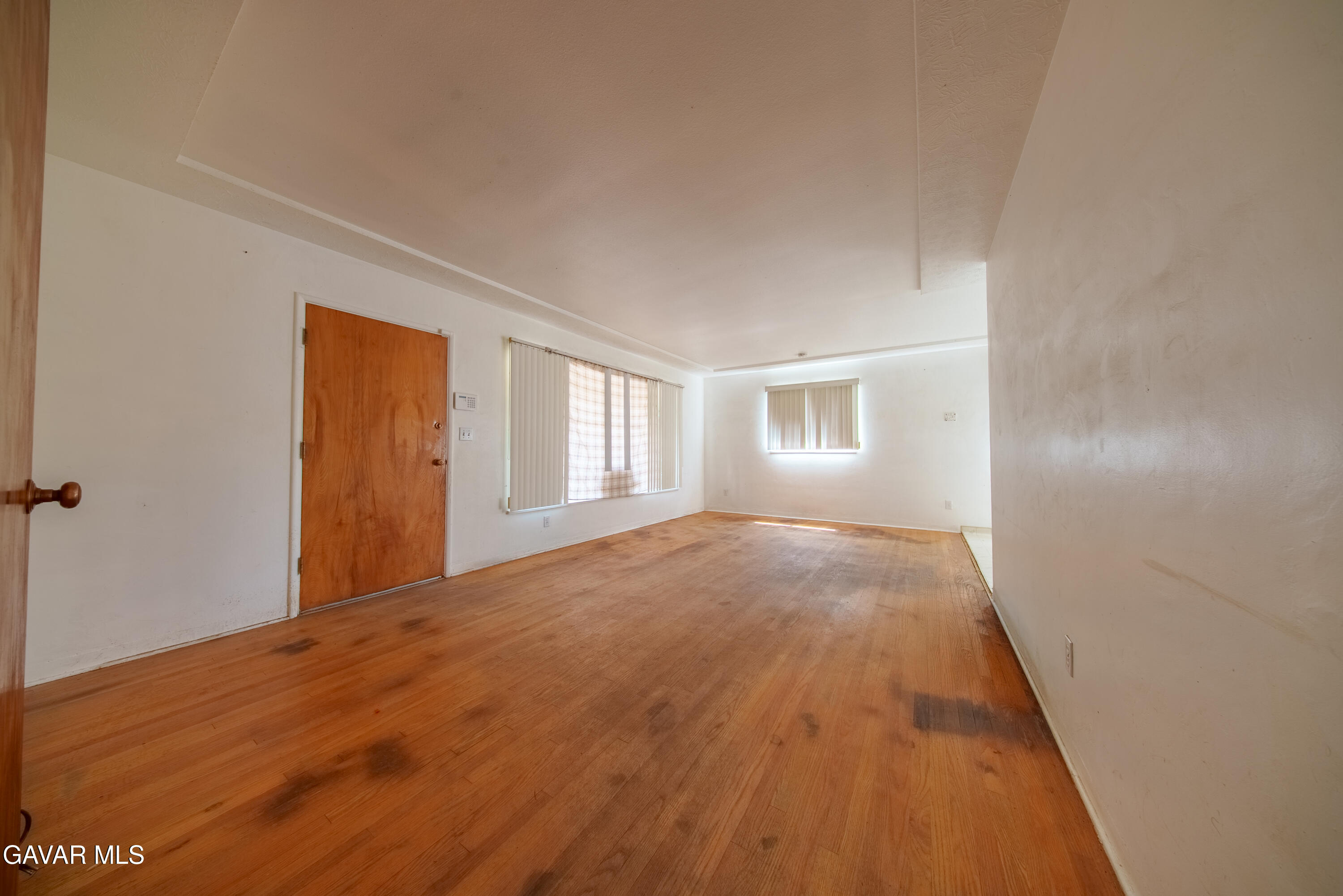 2709 Peerless Avenue Bakersfield, CA 93308 - Photo 3 of 16 JPP02370-HDR
