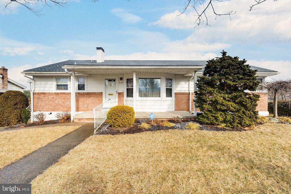 418 Mitti Road Reading, PA 19607 - Photo 1 of 36