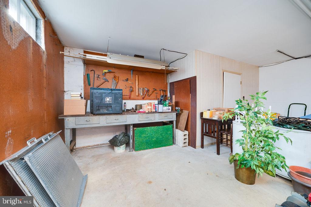 418 Mitti Road Reading, PA 19607 - Photo 27 of 36