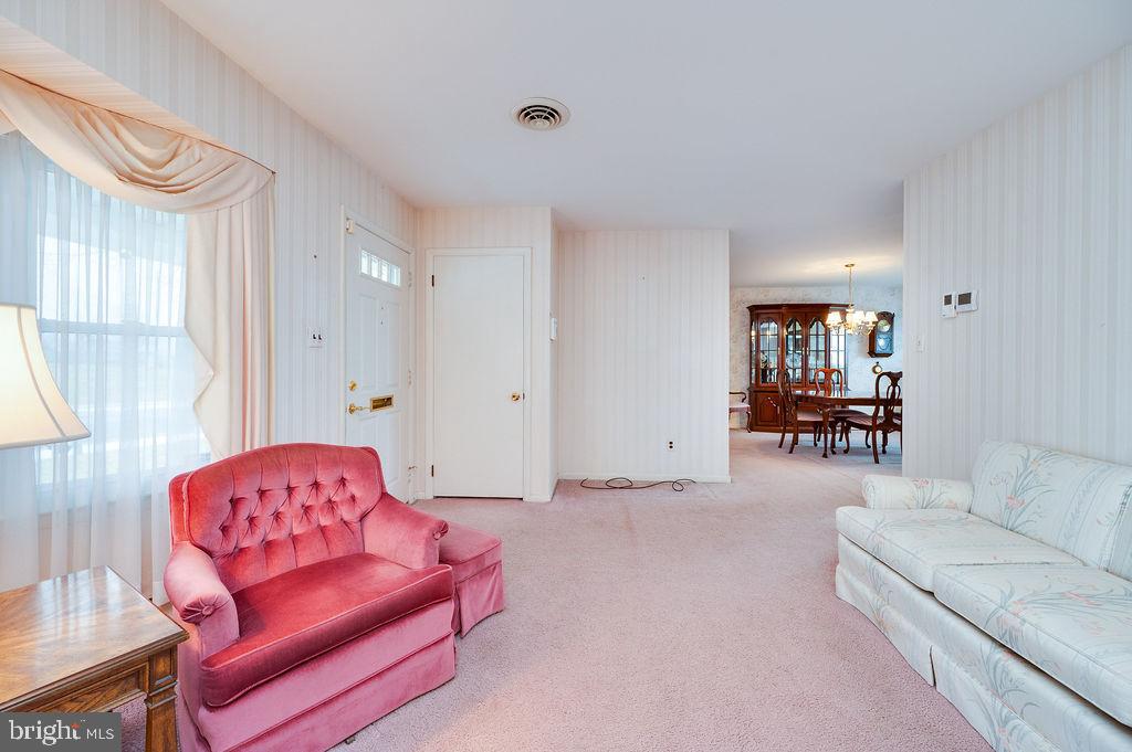418 Mitti Road Reading, PA 19607 - Photo 6 of 36