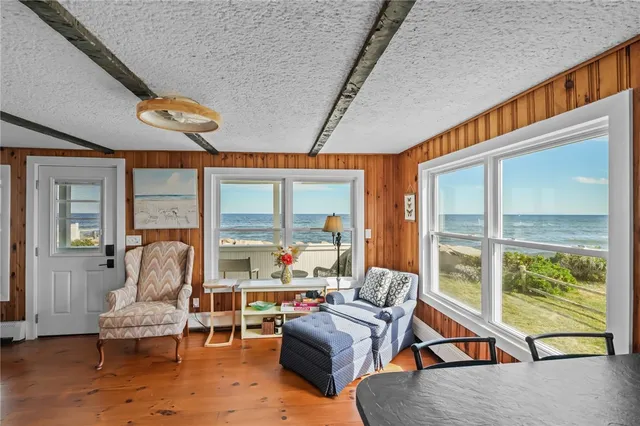 $2,850 | 28 Glenwood Avenue, Narragansett, RI 02882