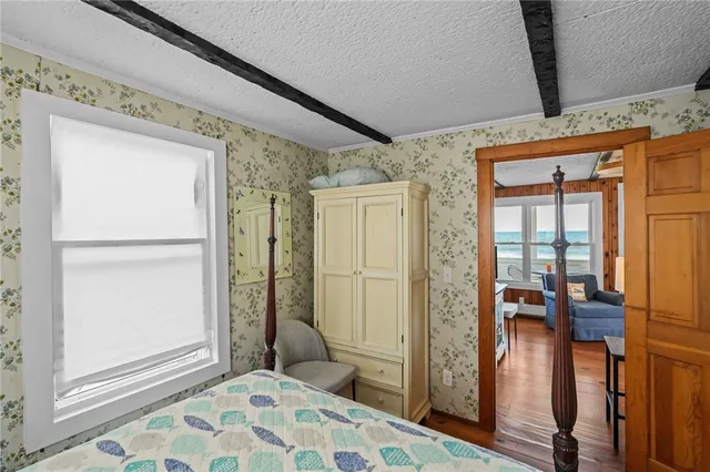 $2,850 | 28 Glenwood Avenue, Narragansett, RI 02882