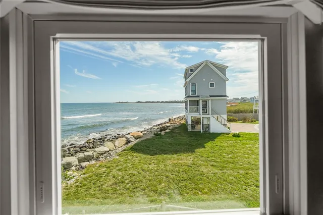 $2,850 | 28 Glenwood Avenue, Narragansett, RI 02882