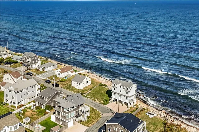 $2,850 | 28 Glenwood Avenue, Narragansett, RI 02882