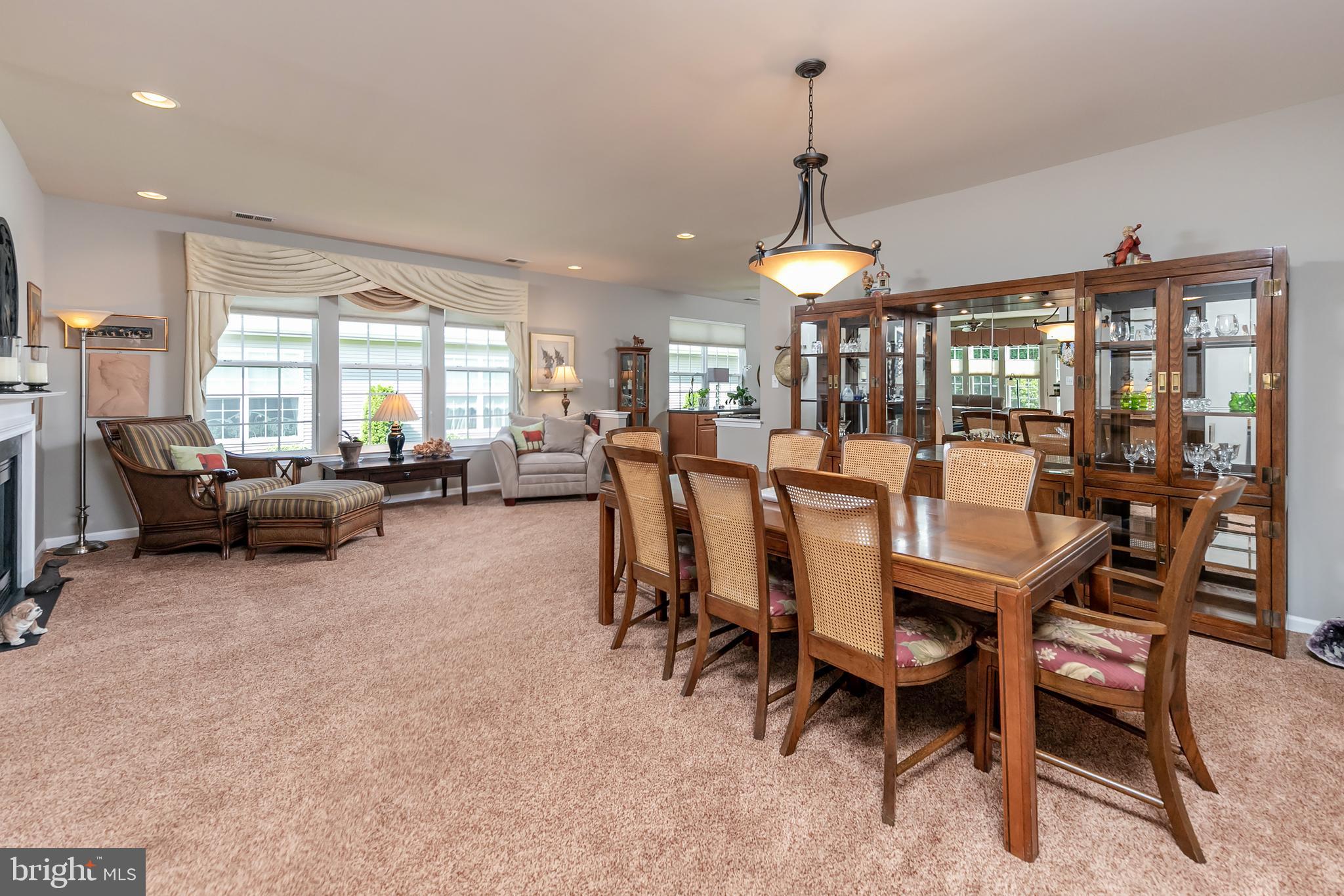 10 Danbury Road Swedesboro, NJ 08085 - Photo 9 of 35 Plenty of room for the Holiday Dinner