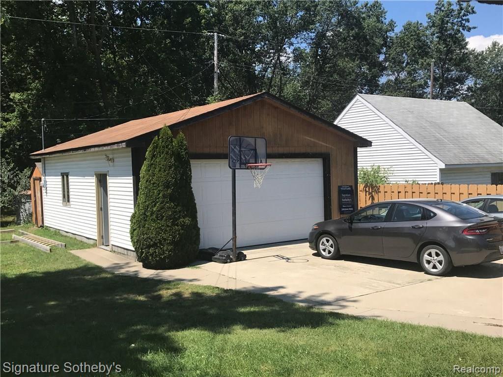 762 Pine Tree Road Lake Orion, MI 48362 - Photo 14 of 16 Gallery Image 14