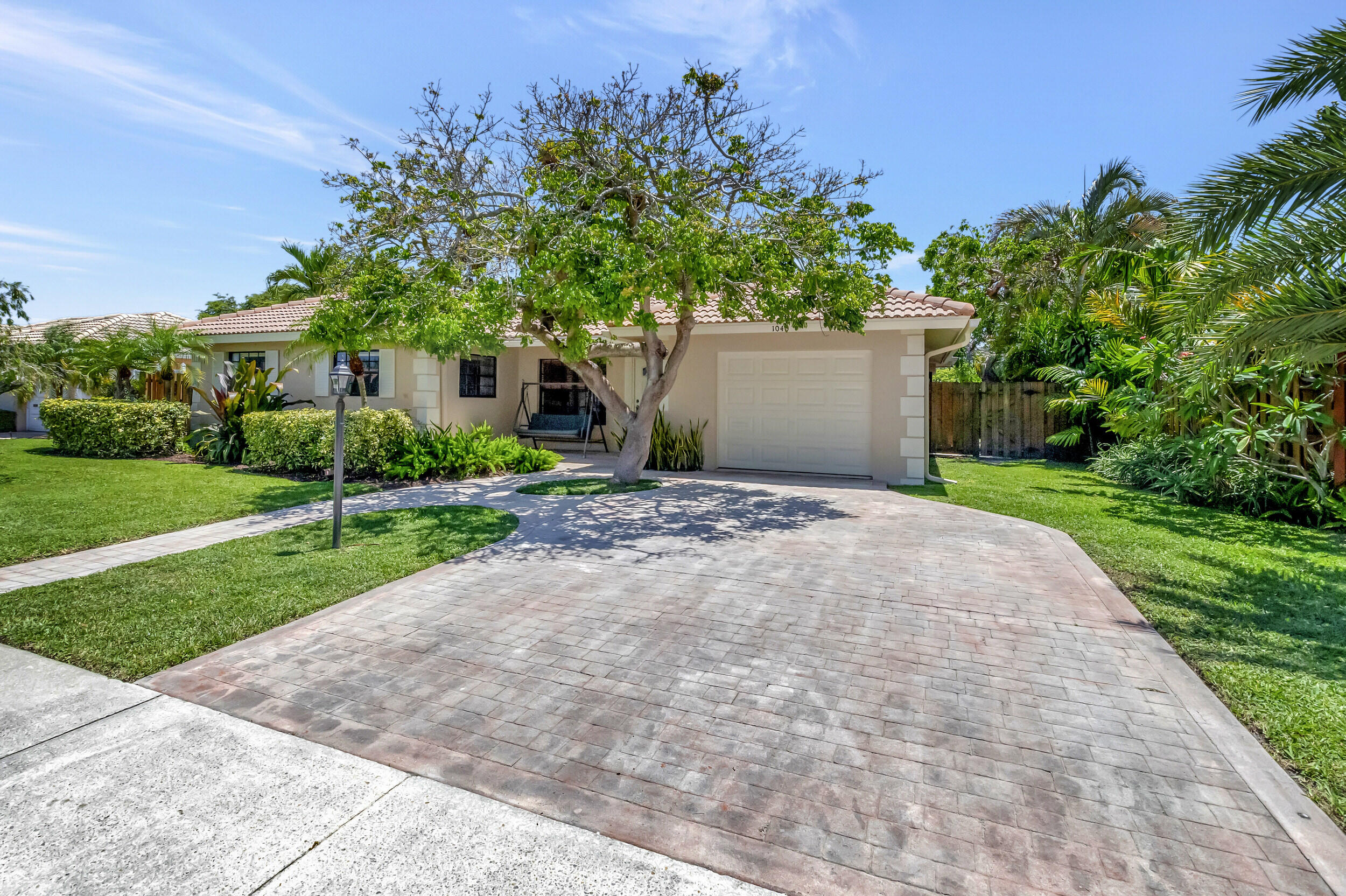 1040 Southwest 3rd Street Boca Raton, FL 33486 - Photo 9 of 38 19_dsc_5774