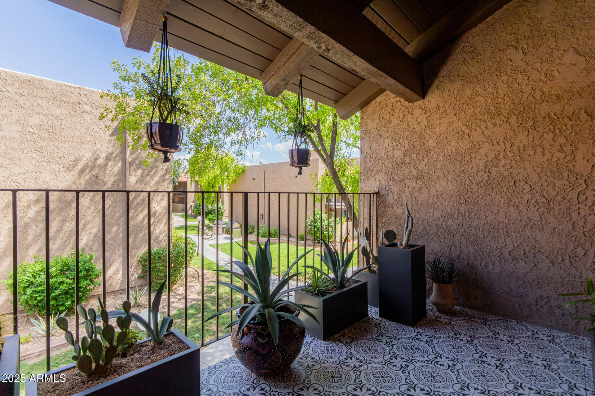 5525 East Thomas Road, Unit M12 Phoenix, AZ 85018 - Photo 23 of 42 balcony