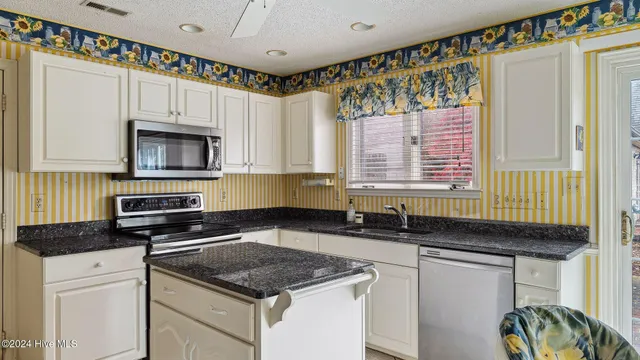 $429,900 | 6 Chalford Place, Pinehurst, NC 28374