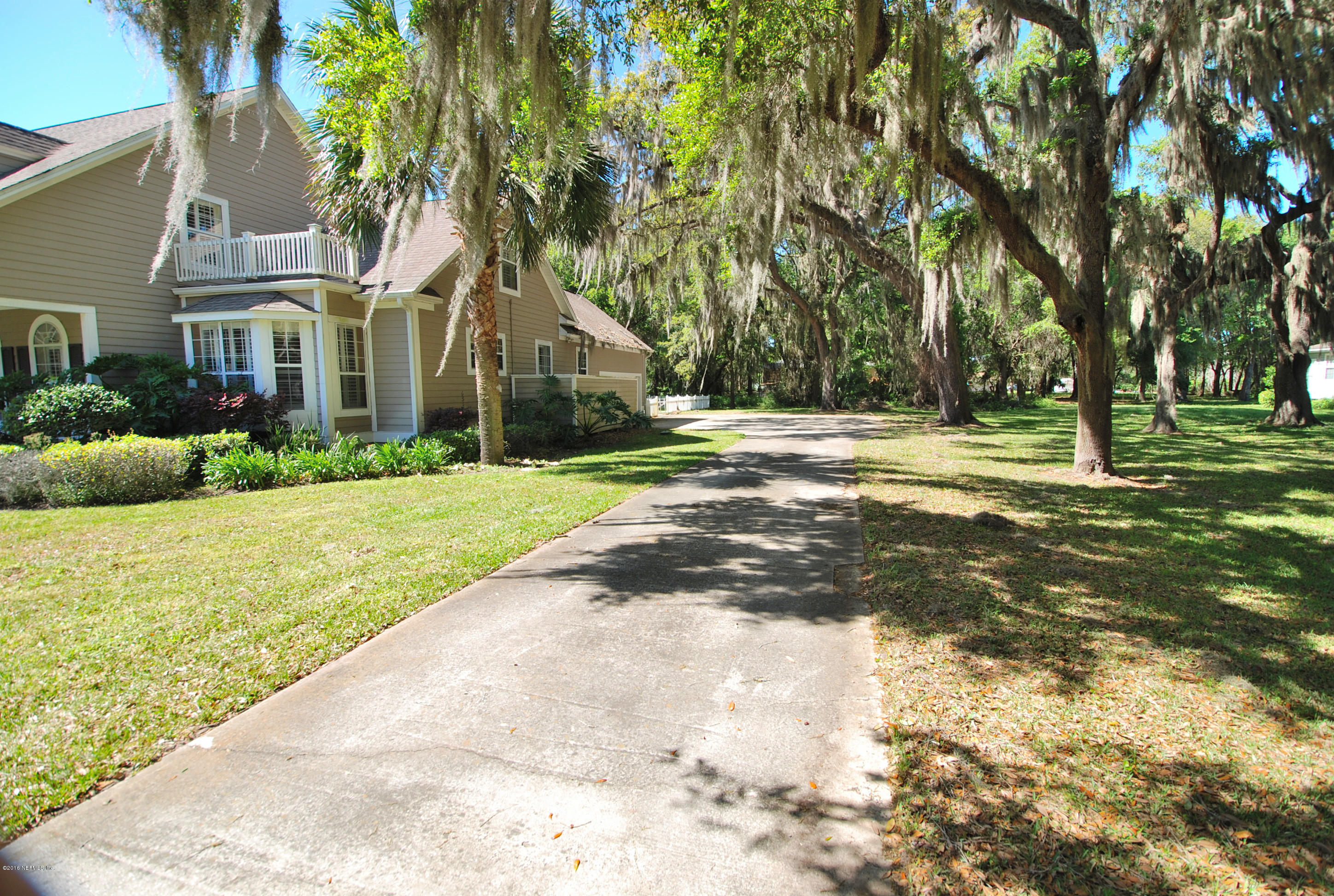 203 Bonnieview Road Fernandina Beach, FL 32034 - Photo 37 of 40 Driveway