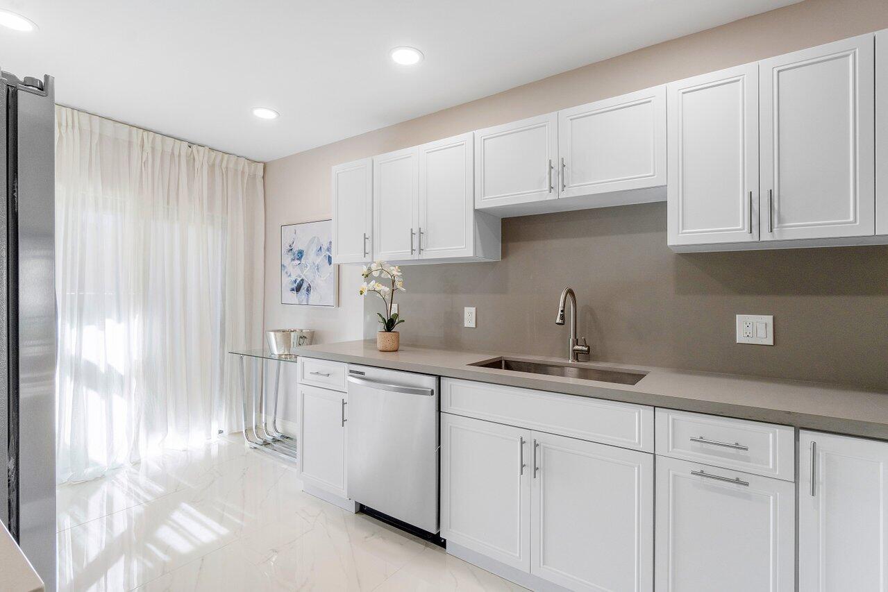 13380 Polo Road West, Unit A105 Wellington, FL 33414 - Photo 11 of 27 Kitchen