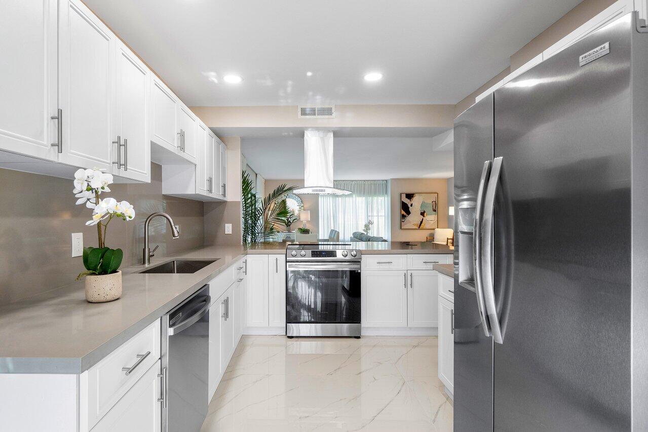 13380 Polo Road West, Unit A105 Wellington, FL 33414 - Photo 12 of 27 Kitchen