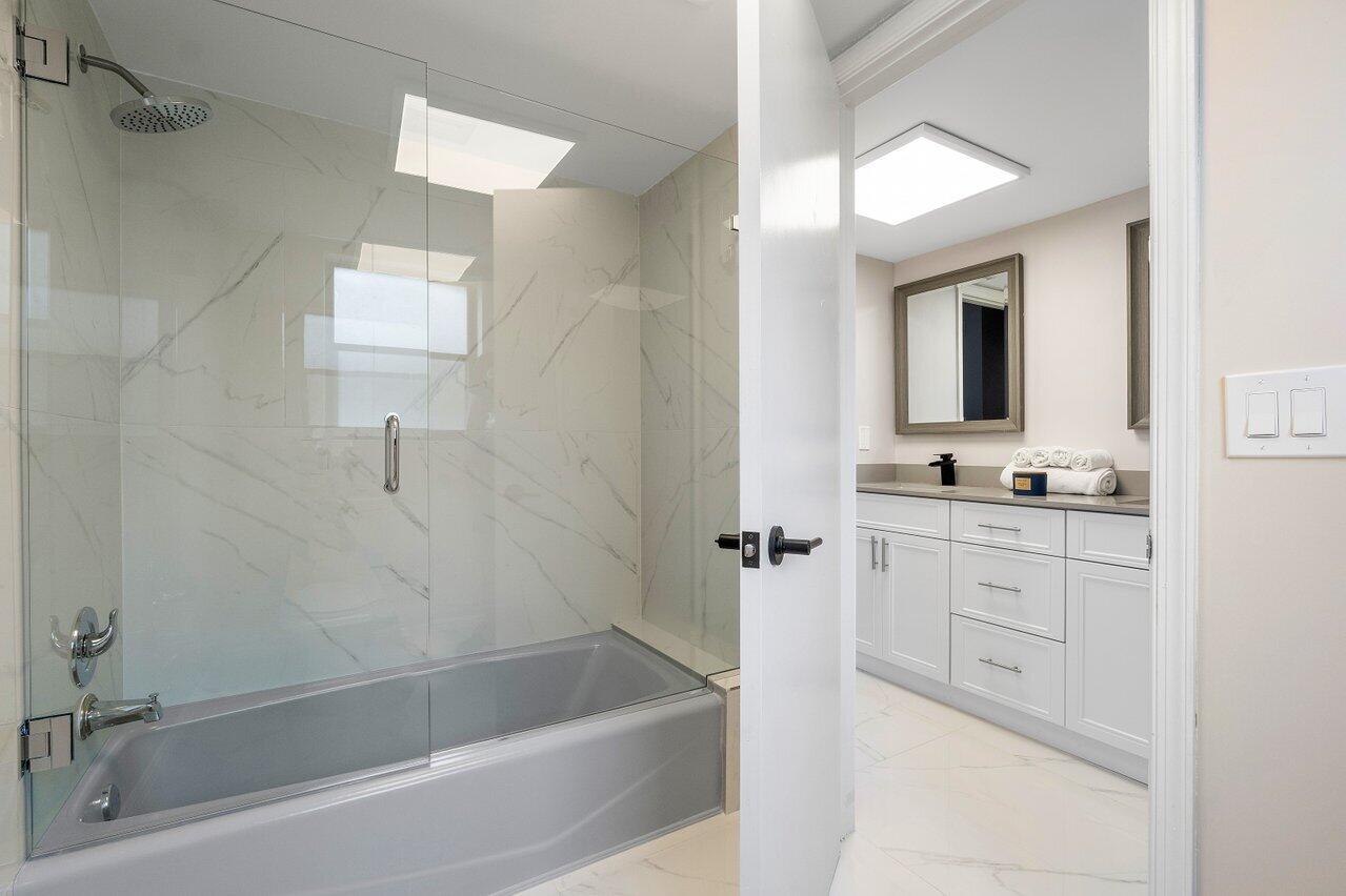 13380 Polo Road West, Unit A105 Wellington, FL 33414 - Photo 15 of 27 Primary Bath
